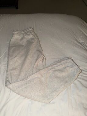 Aritzia TNA Sweatfleece Boyfriend Fit Joggers